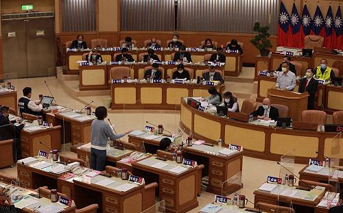 科技執法學校週邊不禮讓行人   新北議員江怡臻籲市府擴大施行