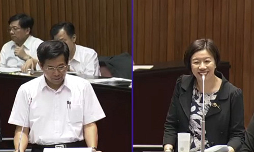 林靜儀質疑小6課本：醫療行為可退貨