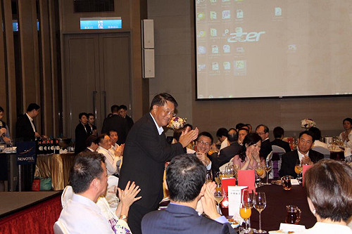 段宜康臉書PO歡送趴照片 批華航說謊