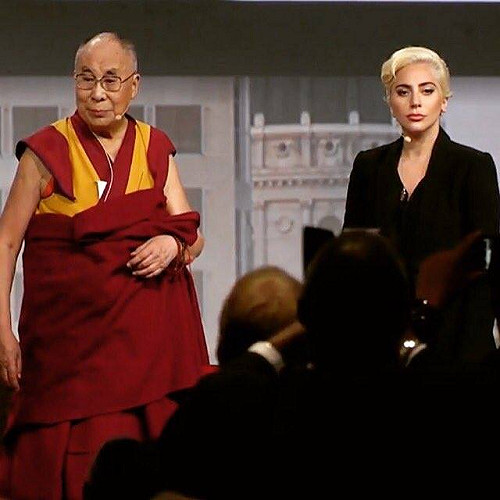 女神卡卡與達賴喇嘛對話 強國人又崩潰