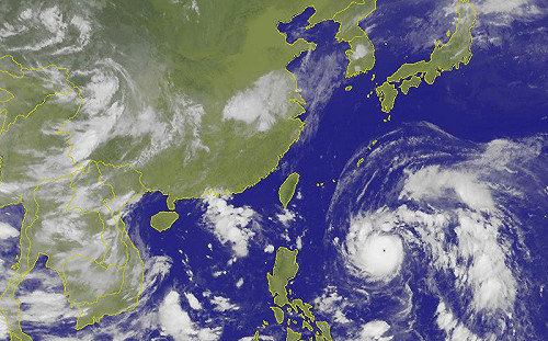 尼伯特轉為強颱飛撲東部  不排除發布陸警