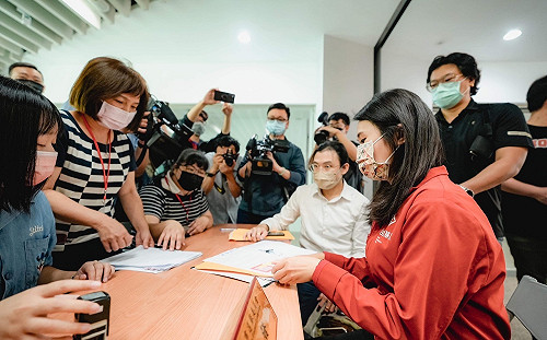 籲監票被罰50萬 李雨蓁提訴願：政治追殺！陳柏惟提3質疑要盧秀燕踹共