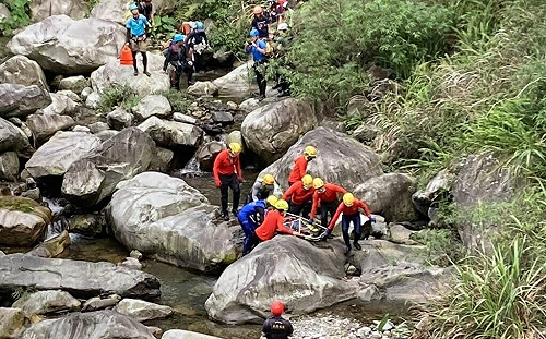 台大研究生八仙山溯溪 母親節失足摔落邊坡不治