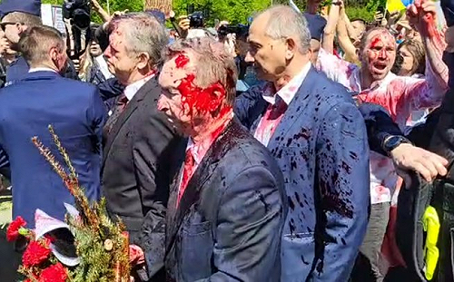 俄駐波蘭大使遭潑紅漆 疑與俄羅斯入侵烏克蘭事件相關