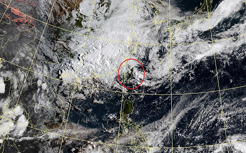悶熱濕氣重！全台局部短暫陣雨 白天溫度往上飆