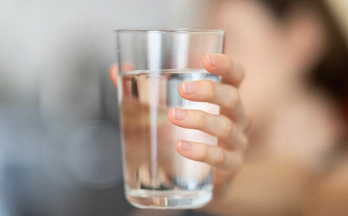 4大NG喝水方法！水放隔夜千萬別喝