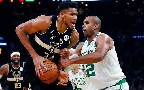 字母哥浴血奮戰！公鹿大逆轉聽牌