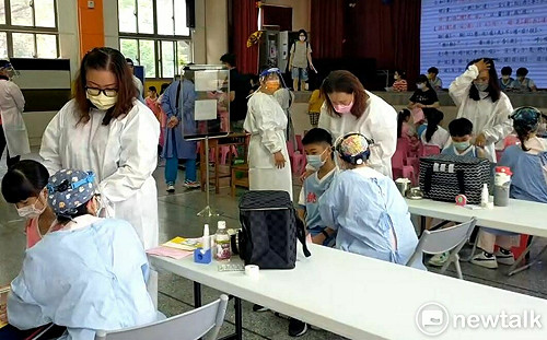 桃市莫德納兒童疫苗施打率約4成 鄭文燦：195校6月初接種完成　　