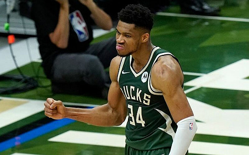 字母哥傾其所有　締造單系列賽紀錄