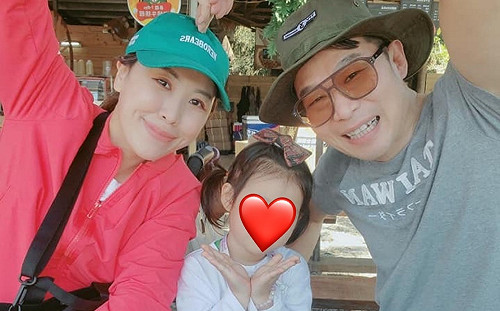 馬力歐3歲女兒確診「高燒40度」送急診！妻自責：沒好好保護妳