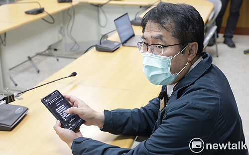 黃偉哲視察「台南共照雲」流程規畫  盼提供更優化的便民流程