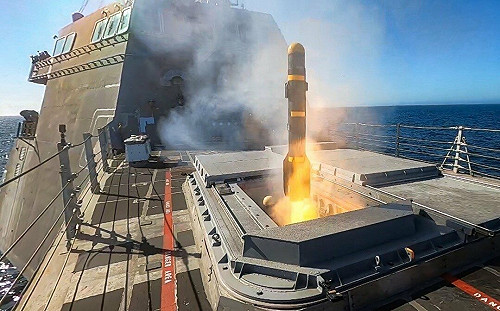 (影)美瀕海戰鬥艦秀火力 實射「地獄火」支援灘岸作戰