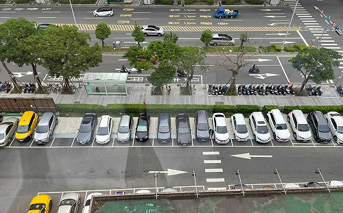 侯友宜怒指「高高在上」？王必勝不受影響親揭：雙北PCR已無人排隊