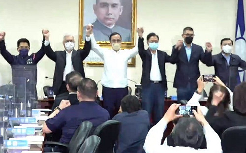 一周就決定？張善政選桃園 韓國瑜前幕僚訝異：上周才說「沒被溝通」