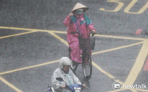 快訊》南方雲系雨彈開轟！氣象局：7縣市大雨特報