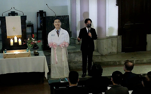 教會槍擊案  張宣信牧師以「拿椅子砸兇手」為例籲美國：提供台灣防禦武器