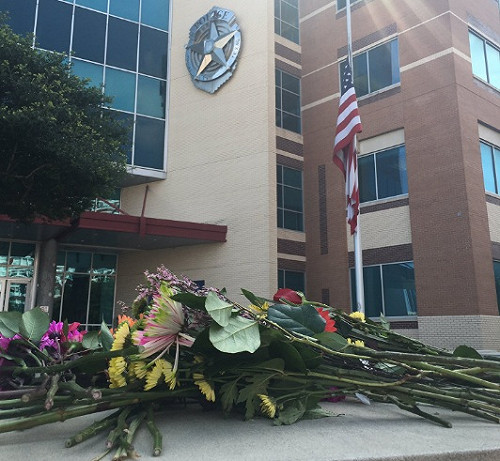 美國5警遭槍殺  兇嫌遭炸彈機器人炸死