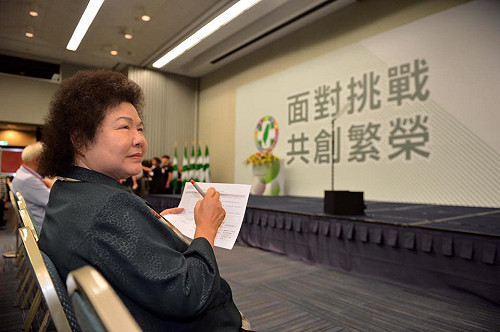 政院拍板高市勞健保補助 陳菊：財政正義戰果