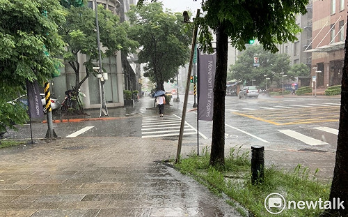 梅雨狂炸！18縣市豪大雨特報  專家公布下波「滯留鋒面」來襲時間