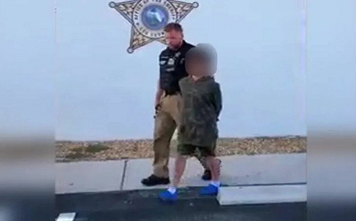 蹭熱度? 10歲男孩發簡訊威脅大規模槍擊被捕 當地警長：行為令人厭惡