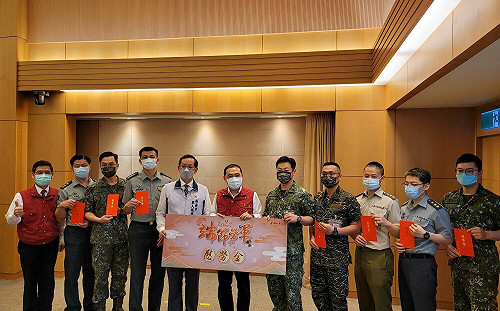 新北端午節勞軍 侯友宜感謝國軍協同防疫工作