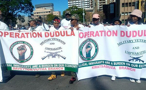 南非黑人城鎮暴力猖獗 「杜杜拉」組織逼非法移民離開 稱只是在維護權益