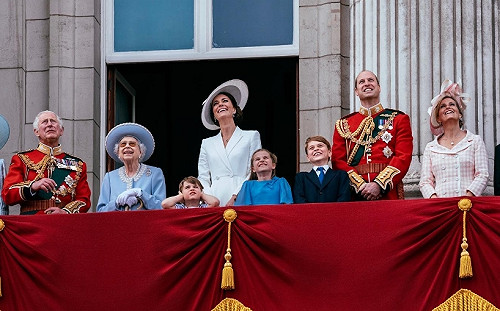 96歲英女王喜迎登基70年 身體不適將缺席3日儀式