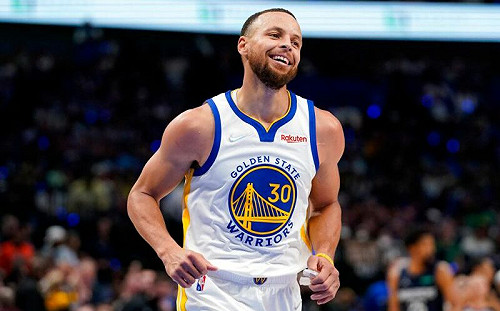 Curry爆發！首節6三分砍21分創紀錄