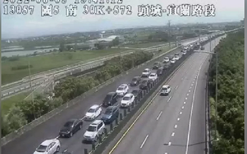 時速僅10公里！端午節收假國5雪隧前紫爆回堵