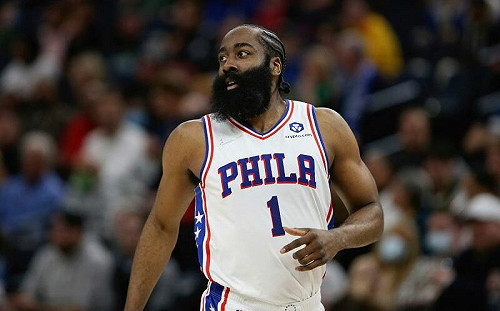 哈登本月前將決定是否執行球員選項