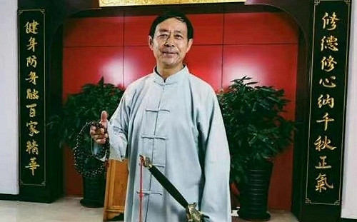 誰不講武德？「閃電五連鞭」馬保國槓上胡錫進 網友：支持兩人單挑