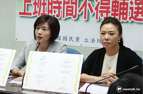 葉俊榮登太平島 藍委批「救民調慢三拍」