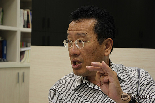 顧立雄：救國團接受抑注資源 可以不還政府？