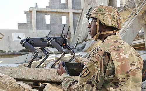 美軍用「會游泳」的兩棲機器狗 會巡邏、偵察 頭部還可裝步槍塔