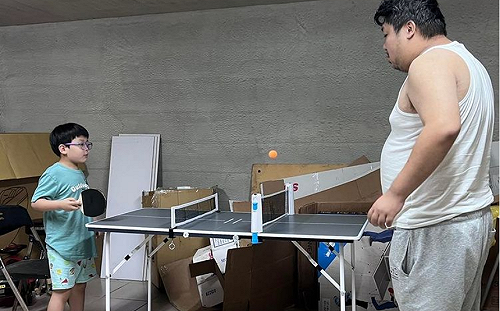 統神過度縱容？Dcard網友批晨晨「電玩成癮」：越來越誇張了