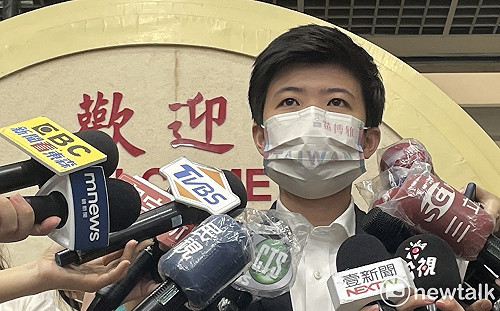 黃珊珊自稱不會找科長質詢 苗博雅：她2年就問了科長31人次