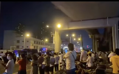 不讓民眾活了? 崑山封城爆大規模抗議 官方緊急開放滬昆「有條件」通勤