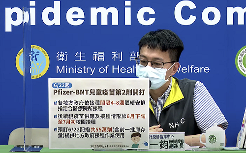 接種第2劑疫苗滿12歲怎麼辦？羅一鈞：照青少年劑量接種