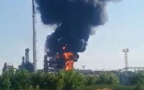 不對稱作戰！烏軍無人機「神風式」自殺攻擊俄國煉油廠
