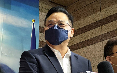 論文抄襲被撤學位 林耕仁坦承認錯「所有的責任都在我身上」