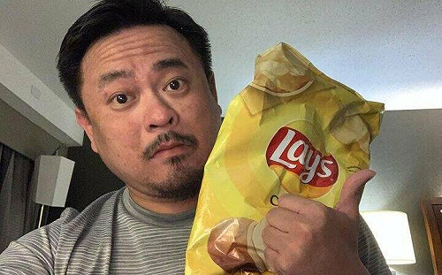 在美「確診Omicron」 洪申翰獲贈洋芋片：老美的樂事真的特別大包