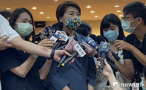 陳時中開大巨蛋記者會 黃珊珊酸：把別人做的事抄來再講一次