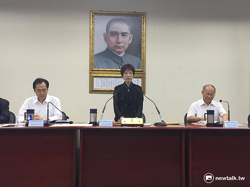 黨產會禁銀行支付支票 洪秀柱揚言赴小英家抗議