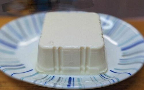 做法錯40年！一招盒裝豆腐完美倒出