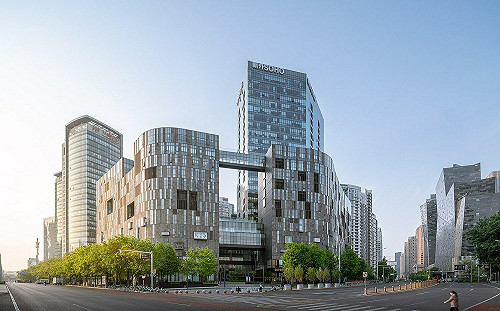 債務違約、收高額罰單 SOHO中國創辦人潘石屹賣資產自救