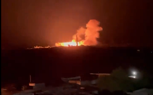 （影）烏軍成功轟炸盧、頓兩區俄軍彈藥庫 熊熊烈焰直竄天際