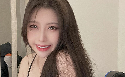 G級辣模穿「蝴蝶小背心」看羅志祥演唱會！網驚：好大的蝴蝶