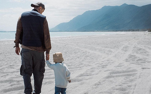 王陽明護女心切 ！秀刺青警告：方圓1公里小男孩淨空