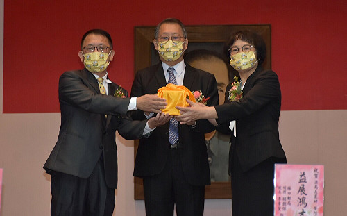 吳信陵升北郵局長 梁麗妍接棒成為高郵首位女局長