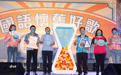 永和仲夏夜之夢演唱會熱鬧登場 侯友宜到場與民同歡